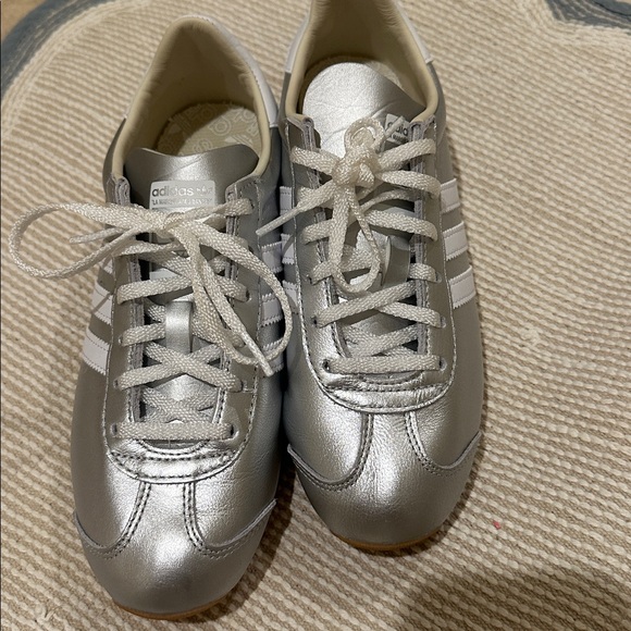 Silver Adidas sneakers - Picture 2 of 6